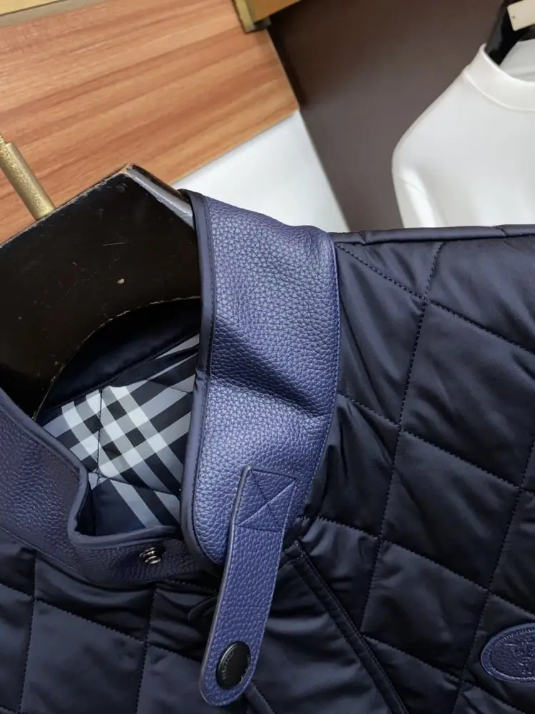 Burberry Жилетка чоловіча — Фото 3