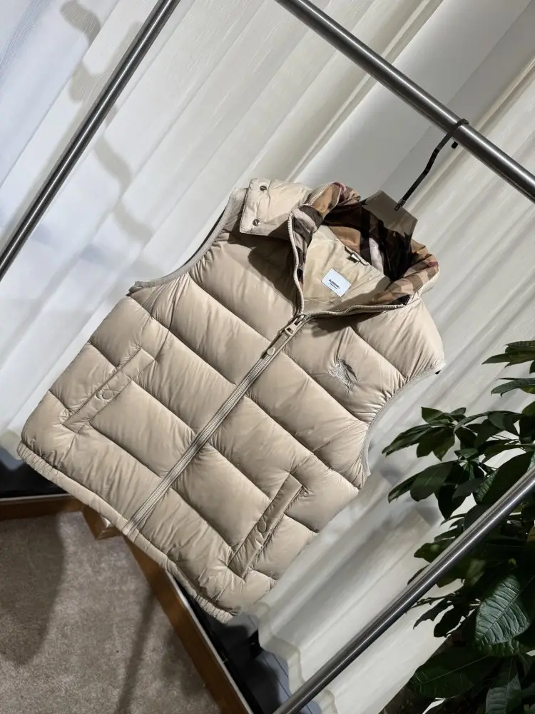 Burberry Жилетка чоловіча — Фото 3