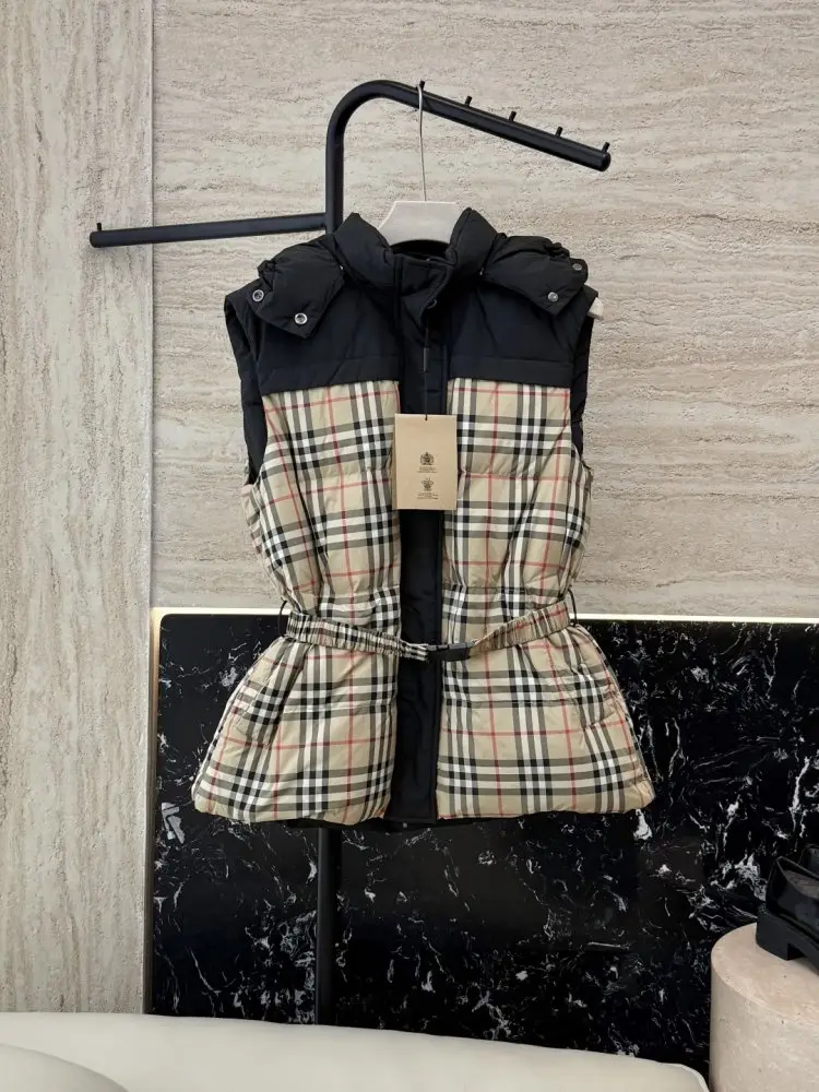 Burberry — Жилетка на пуху женская