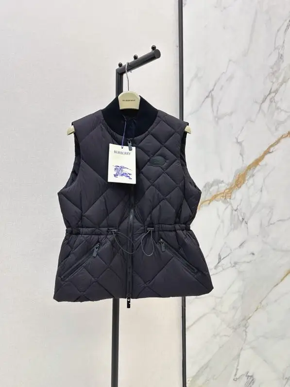 Burberry — Жилетка женская