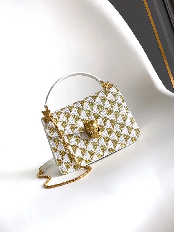 BVLGARI — Сумка 19 см Serpenti Forever інкрустована кристалами