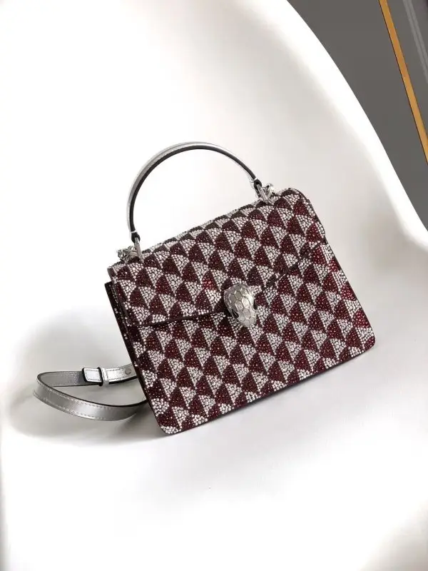 BVLGARI — Сумка 19 см Serpenti Forever інкрустована кристалами