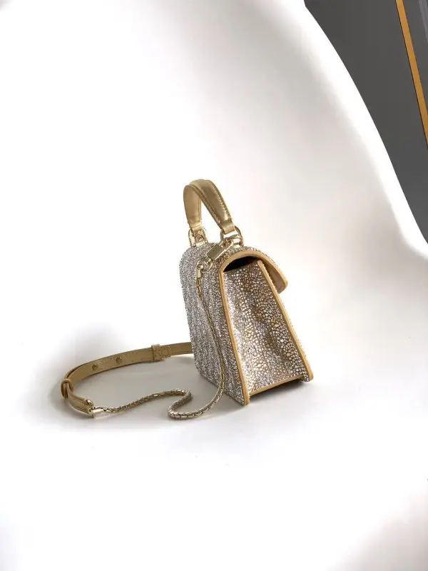 BVLGARI Сумка 19 см Serpenti Forever інкрустована кристалами — Фото 2