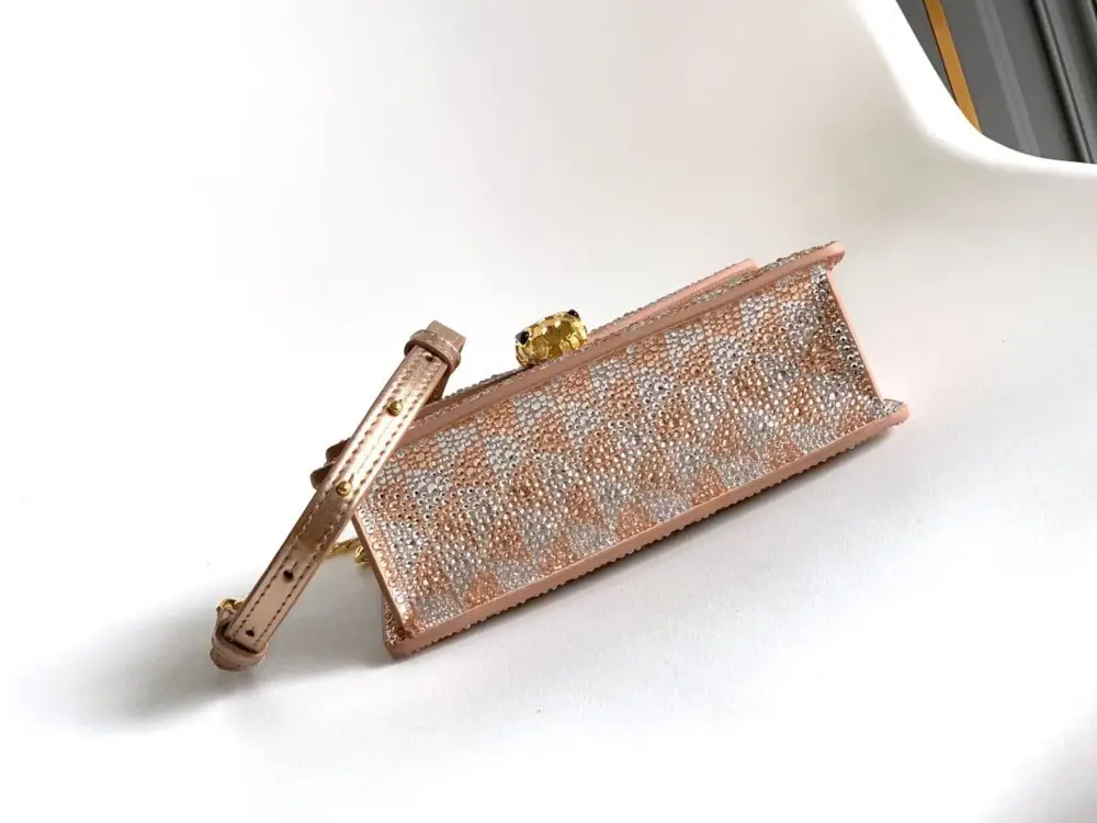 BVLGARI Сумка 19 см Serpenti Forever інкрустована кристалами — Фото 4