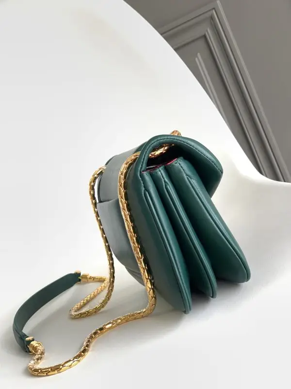 BVLGARI A bag across shoulder SERPENTI REVERSE 22 cm — Photo 2