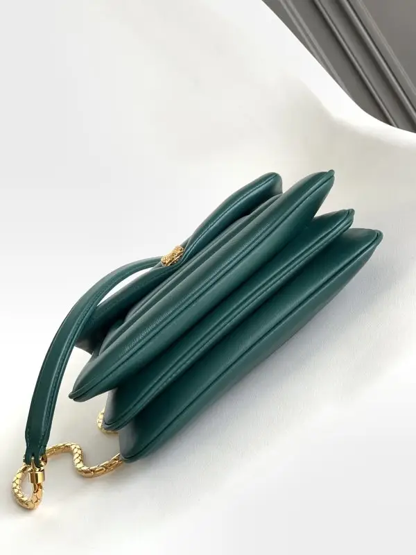 BVLGARI A bag across shoulder SERPENTI REVERSE 22 cm — Photo 4