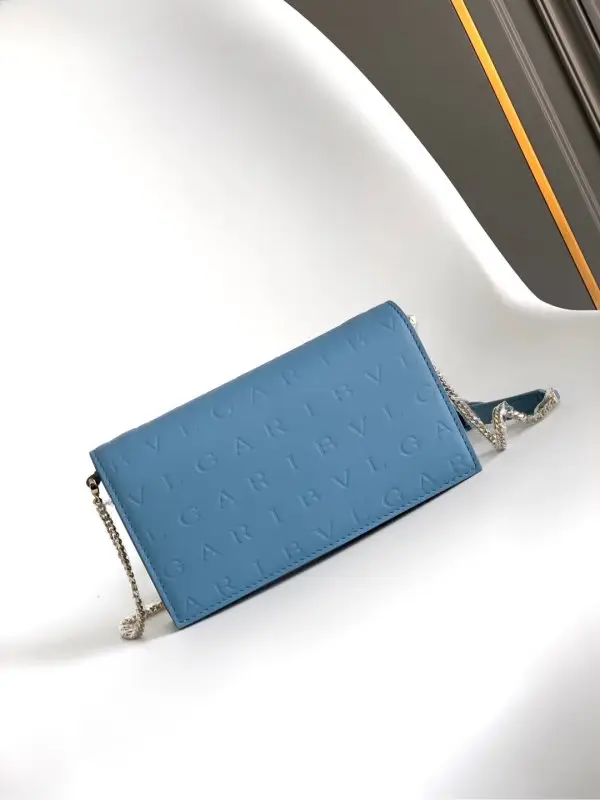 BVLGARI — Кошелек INFINITUM 19 см на цепочке