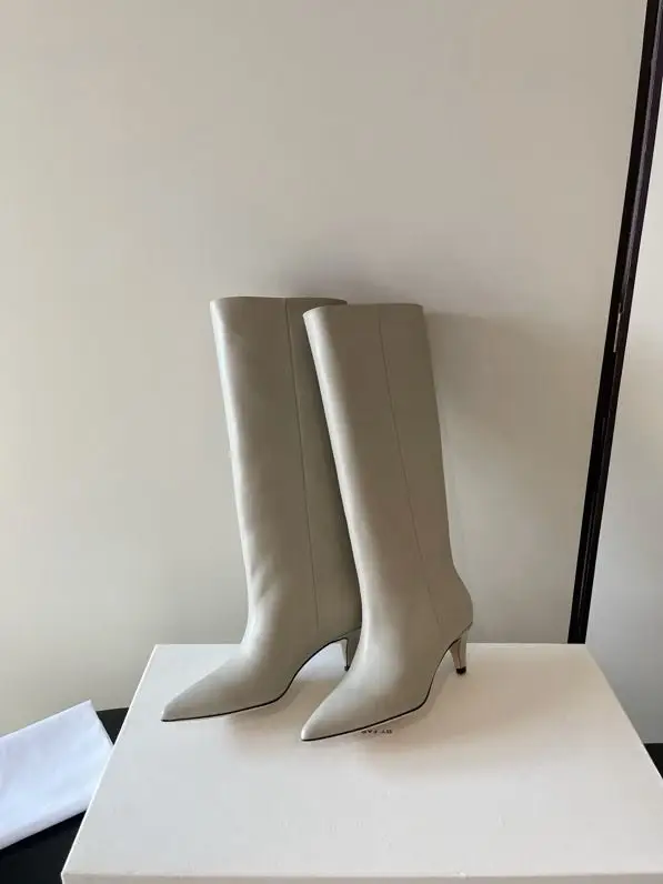 by FAR Boots women's leather on low heel — Photo 2