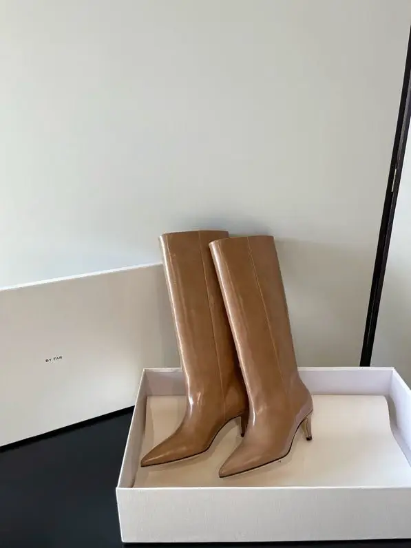 by FAR Boots women's leather on low heel — Photo 4