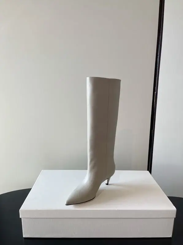 by FAR Boots women's leather on low heel — Photo 4