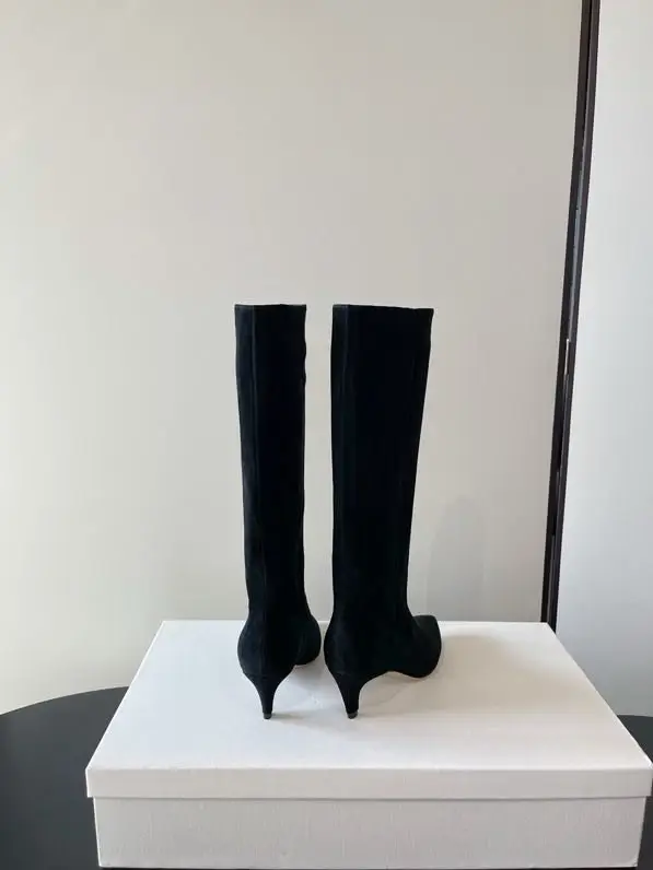 by FAR Boots women's suede on low heel — Photo 2