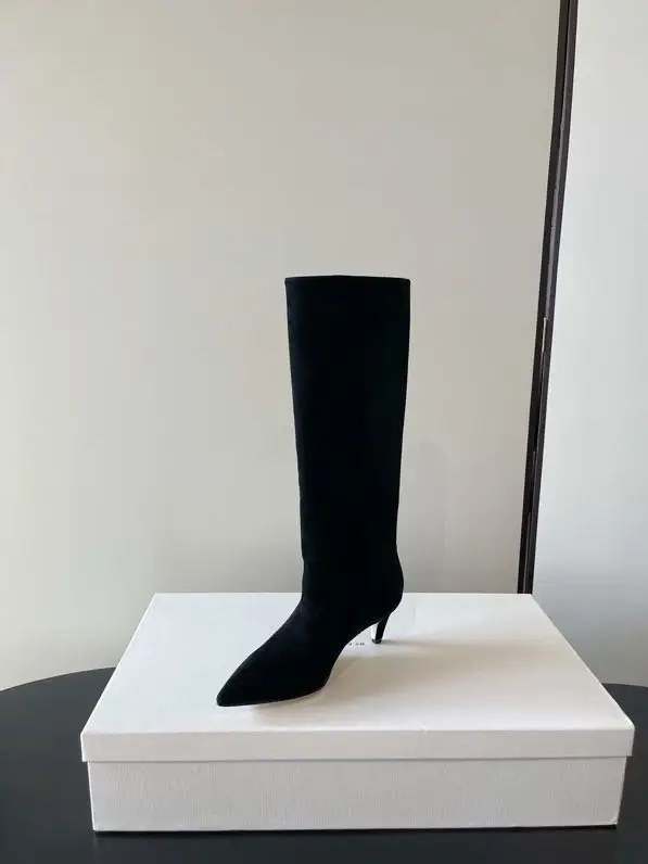 by FAR Boots women's suede on low heel — Photo 3