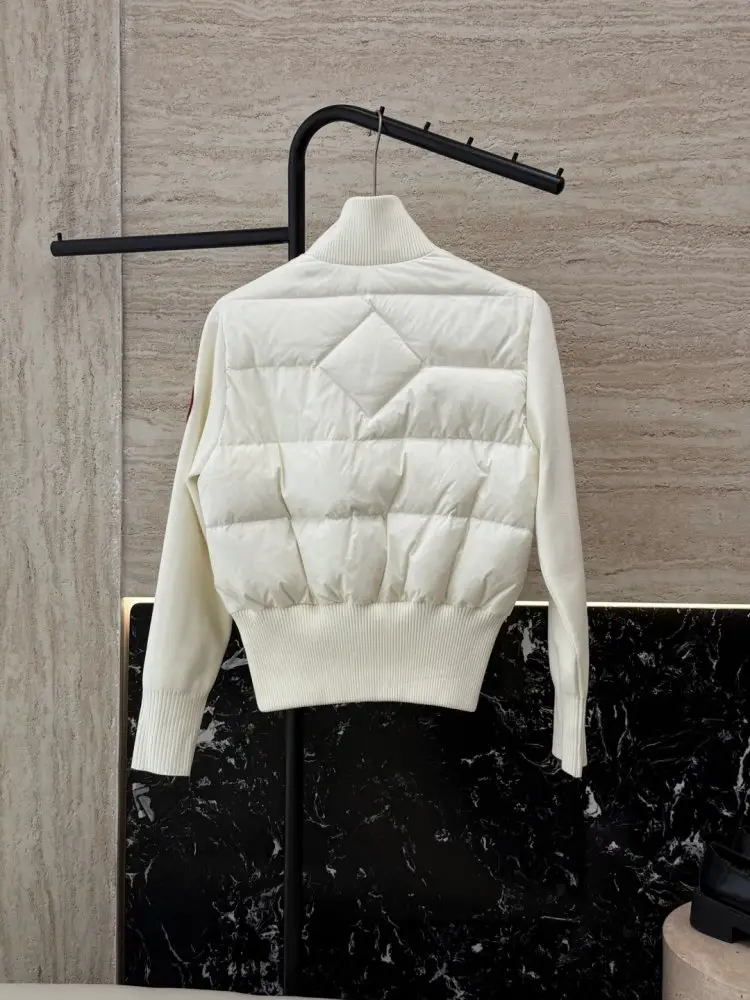 Canada Goose Куртка на пуху женская с кшемировыми рукавами — Фото 2