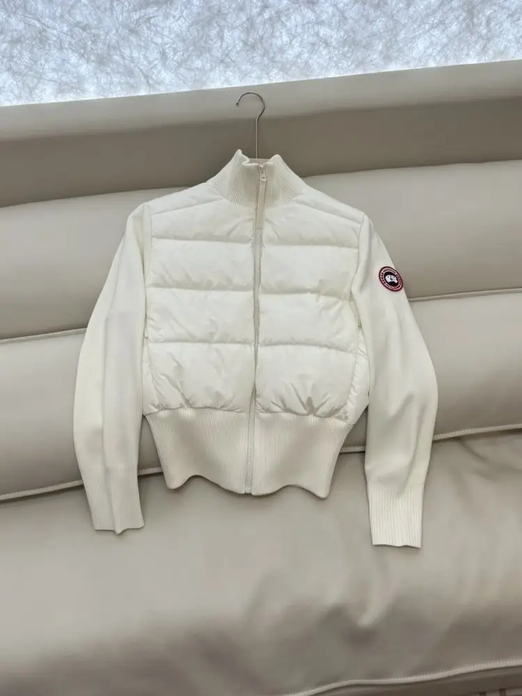 Canada Goose Куртка на пуху женская с кшемировыми рукавами — Фото 3