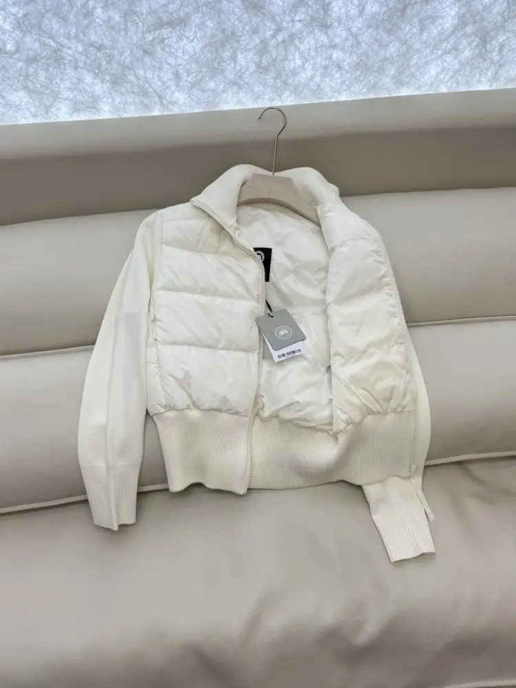 Canada Goose Куртка на пуху женская с кшемировыми рукавами — Фото 4
