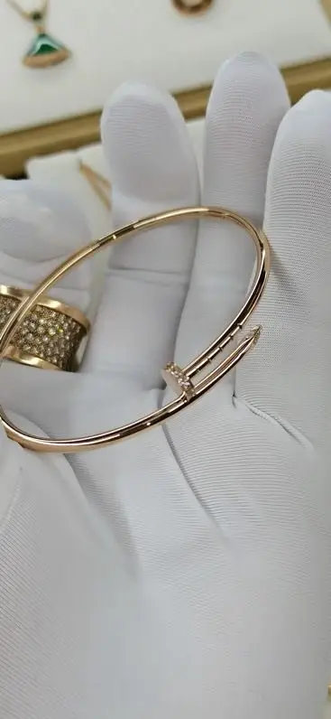 Cartier — Браслет Cartier Juste un Clou з рожевого золота 18 карат з діамантами, 6 грам