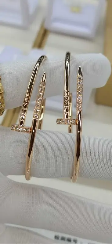Cartier — Браслет Cartier Juste un Clou з рожевого золота 18 карат з діамантами, 7 грам