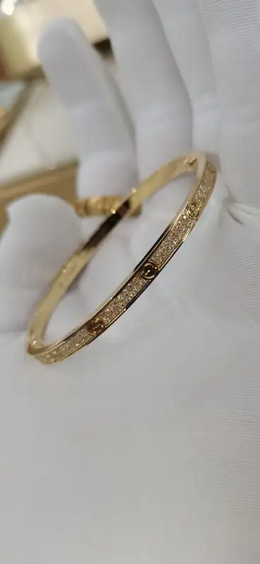 Cartier — Браслет LOVE з 18-каратного золота з діамантами, 16 грам
