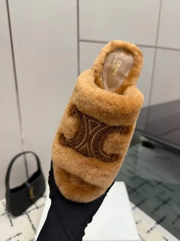 Celine Босоніжки хутряні на платформі — Фото 5
