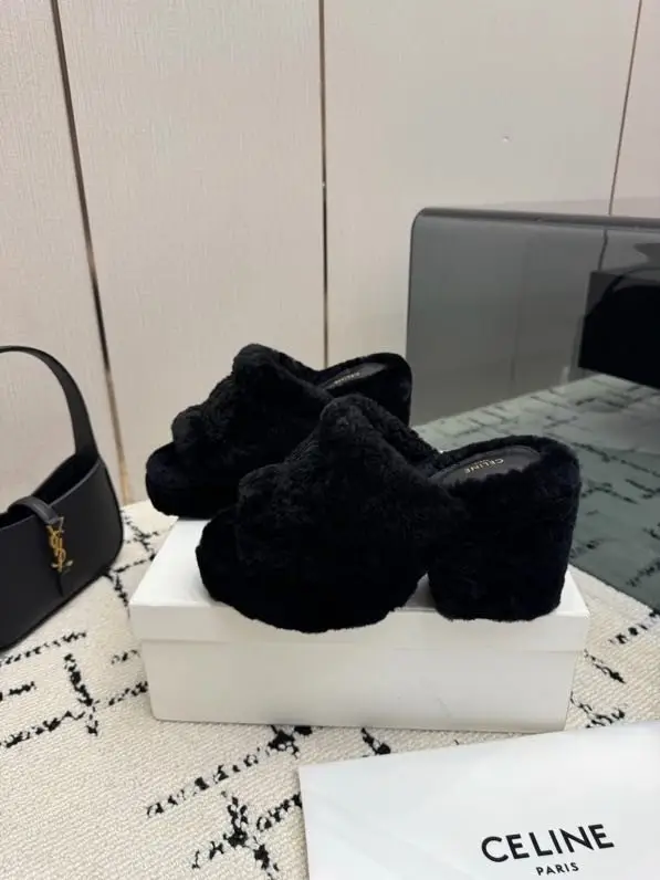 Celine Босоніжки хутряні на платформі — Фото 5