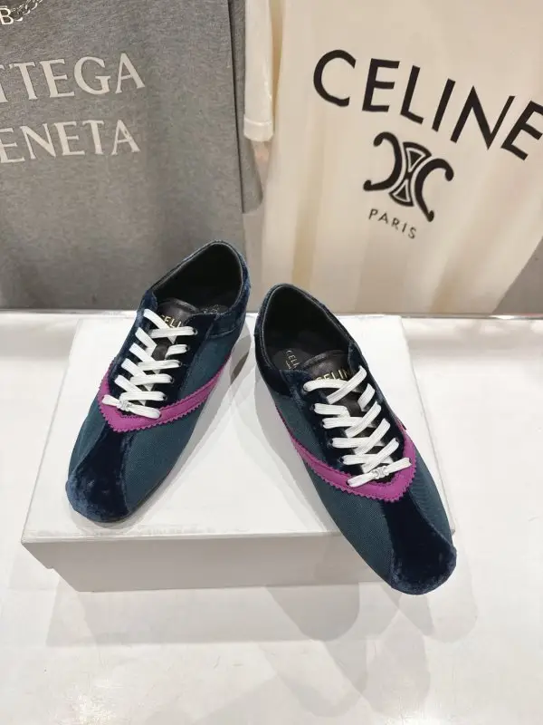 Sneakers women's