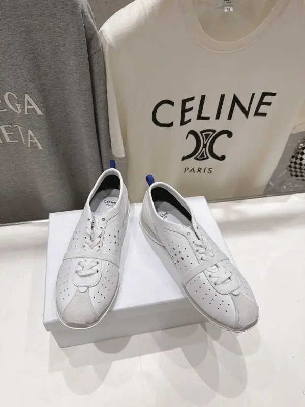 Sneakers women's