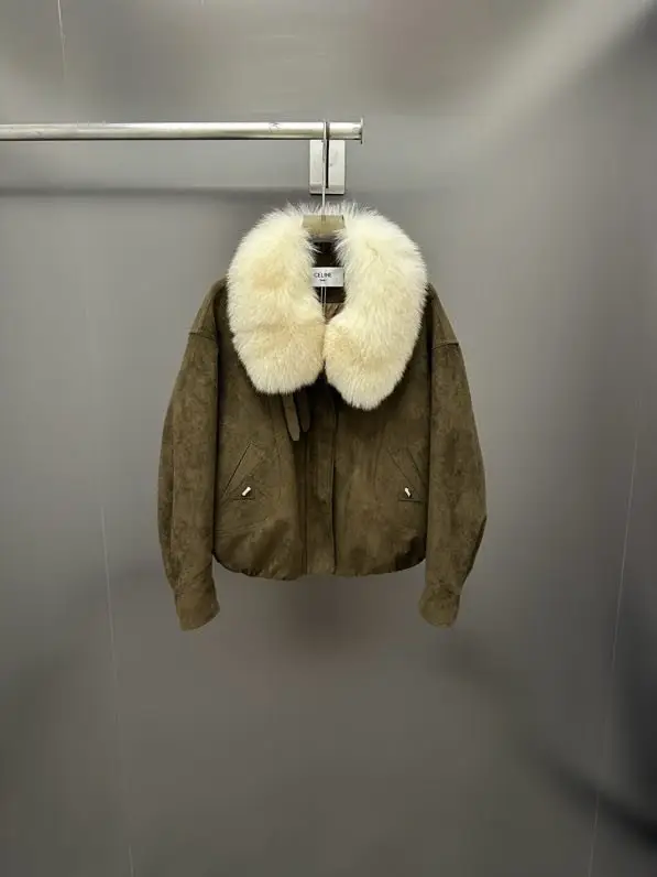 Celine — Зимняя женская куртка на пуху с воротником из лисьего меха
