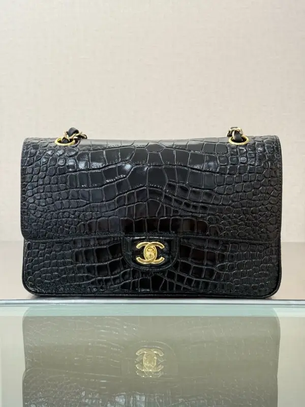 Chanel — Сумка через плече Double Flap 23 см з шкіри крокодила