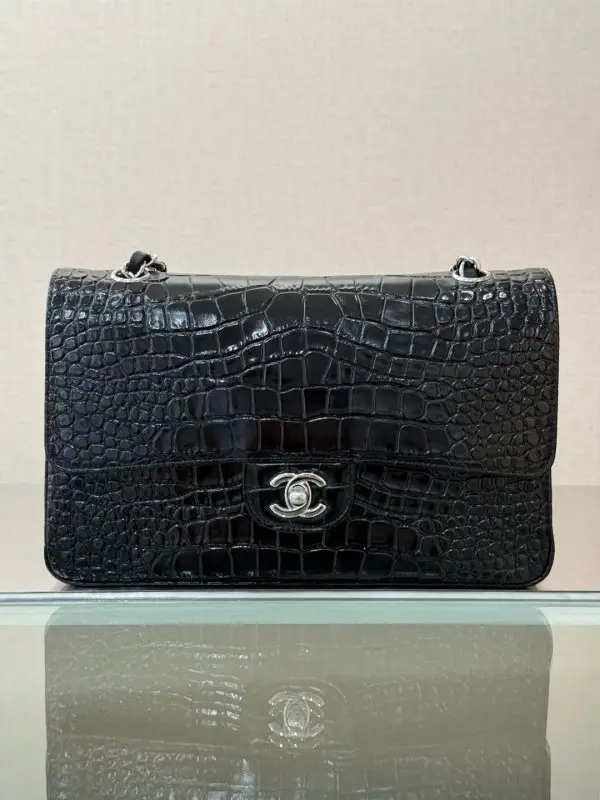 Chanel — Сумка через плече Double Flap 23 см з шкіри крокодила