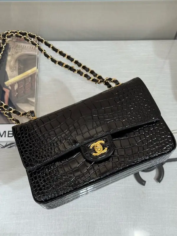Chanel A bag across shoulder Double Flap 23 cm of skin crocodile — Photo 4