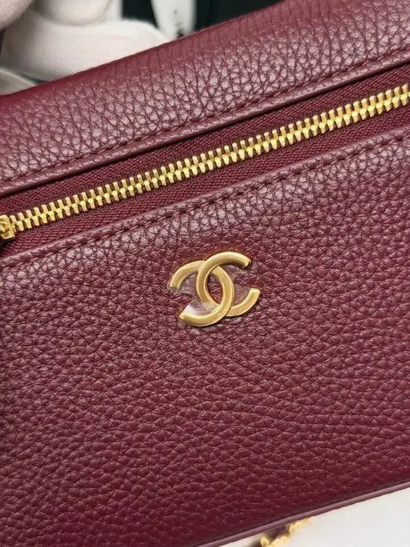 Chanel Сумка косметичка шкіряна 19 см — Фото 2