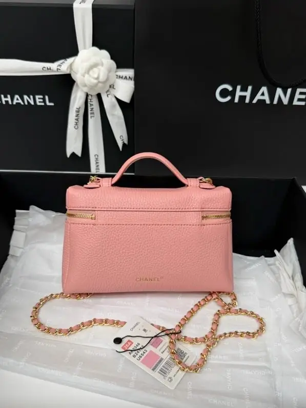 Chanel Сумка косметичка кожаная 19 см — Фото 2