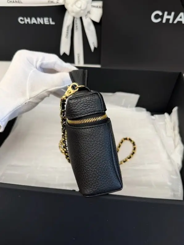 Chanel Сумка косметичка кожаная 19 см — Фото 2
