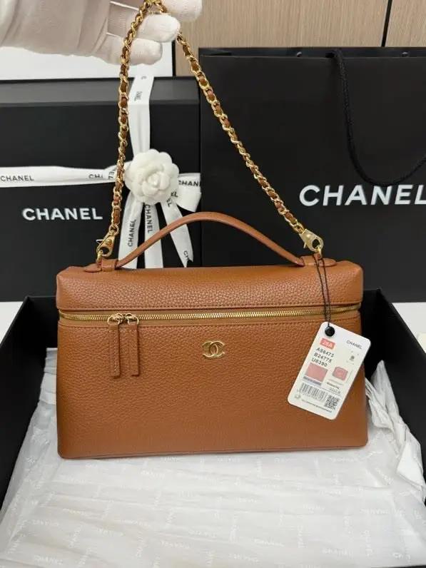 Chanel A bag beautician leather 19 cm — Photo 5