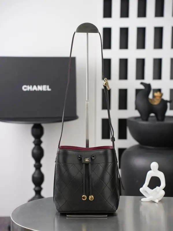 A bag bucket leather 16 cm