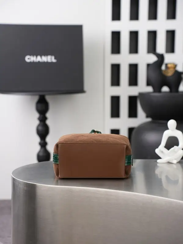 Chanel Сумка ведро кожаная 16 см — Фото 4