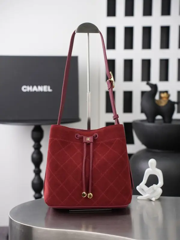 A bag bucket leather 23 cm