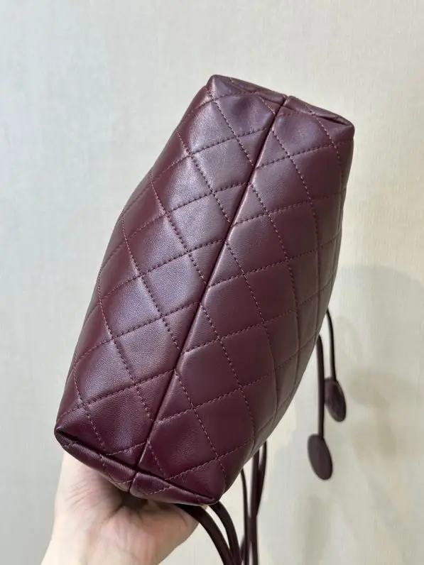 Chanel A bag bucket leather Lucky Bag 22 cm — Photo 5