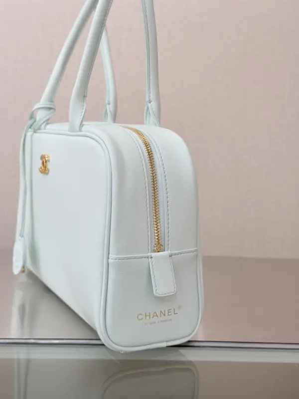 Chanel Сумка Chanel Clutch 29 см з телячої шкіри з золотистої фурнитурой — Фото 4