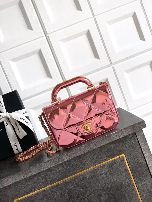 A bag Chanel Flap Bag 18 cm Handle Mirror Calfskin