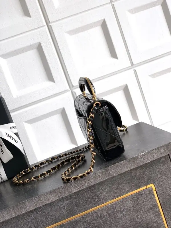 Chanel Сумка Chanel Flap Bag 18 см Handle Mirror Calfskin — Фото 2
