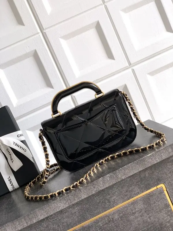 Chanel Сумка Chanel Flap Bag 18 см Handle Mirror Calfskin — Фото 3