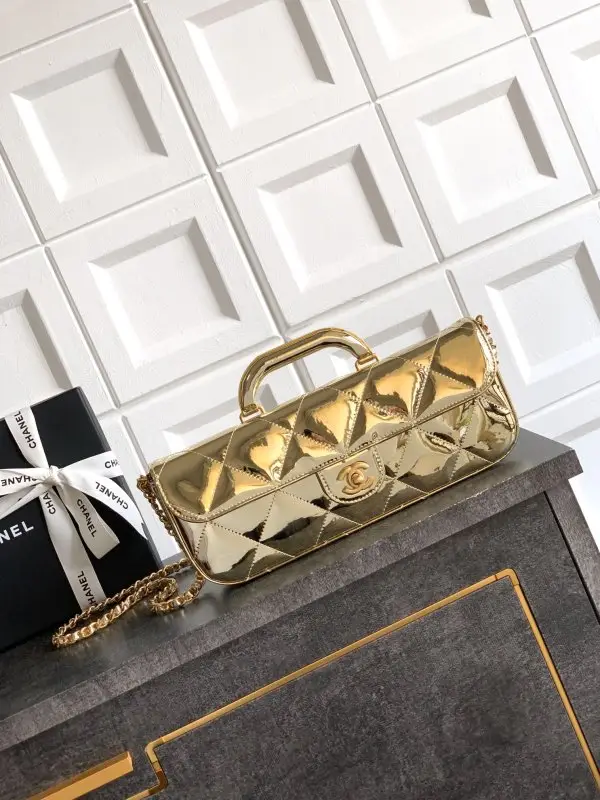 A bag Chanel Large Flap Bag 29 cm Handle Mirror Calfskin