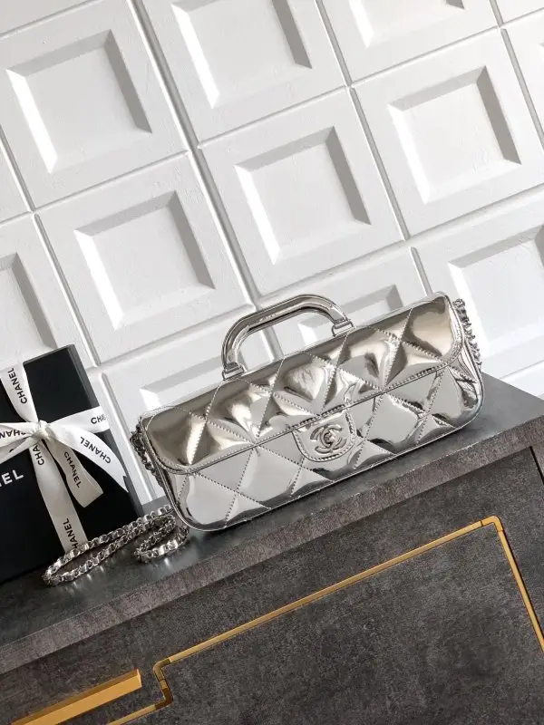 A bag Chanel Large Flap Bag 29 cm Handle Mirror Calfskin