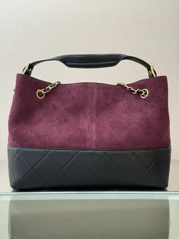 Chanel A bag Chanel Small Tote Bag 36 cm at color бургунди — Photo 2