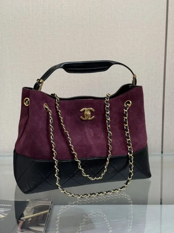 Chanel A bag Chanel Small Tote Bag 36 cm at color бургунди — Photo 4