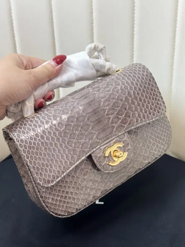 Chanel Сумка Classic Double Flap 20 см в зміїної шкірі — Фото 2