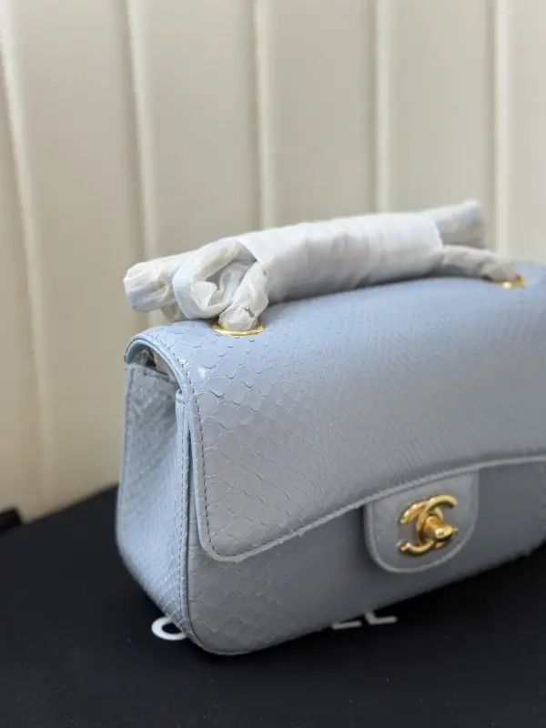 Chanel Сумка Classic Double Flap 20 см в зміїної шкірі — Фото 3
