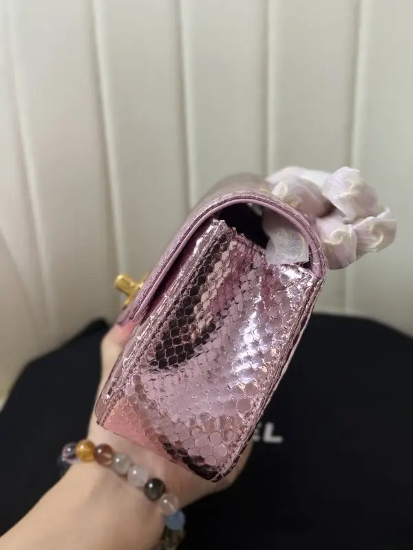 Chanel Сумка Classic Double Flap 20 см в зміїної шкірі — Фото 3