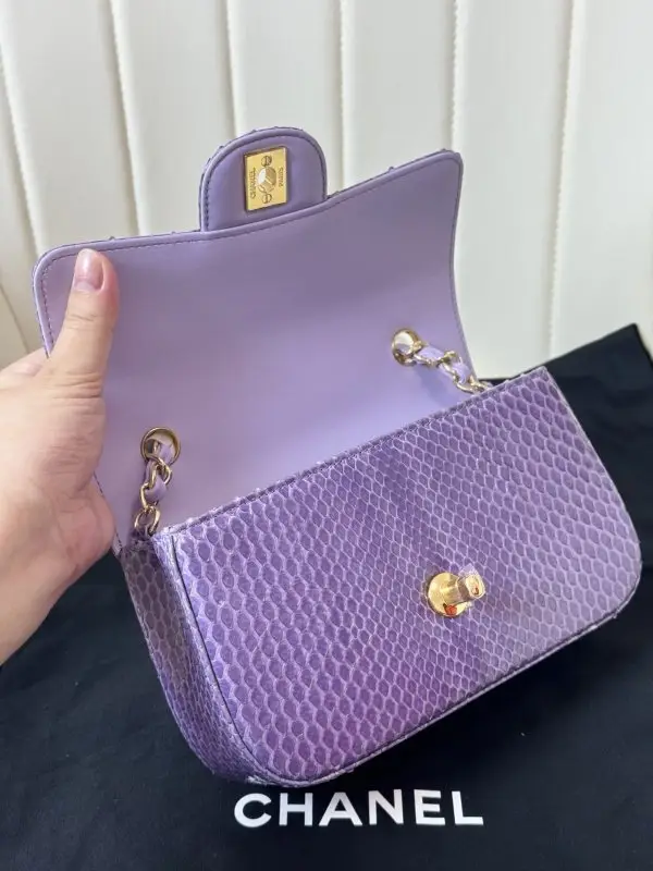 Chanel Сумка Classic Double Flap 20 см в зміїної шкірі — Фото 3